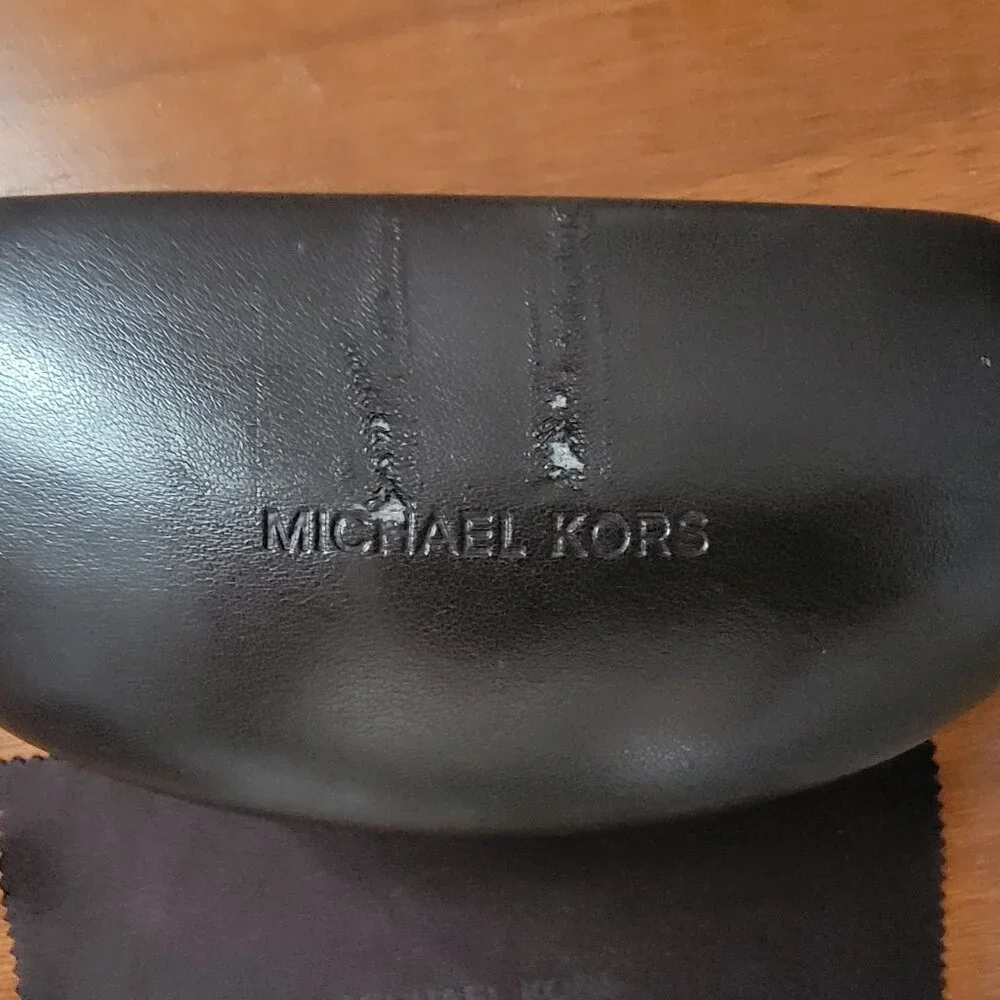 Michael Kors Black Oversize Sunglasses Hardcase w lens cloth - Picture 6 of 9